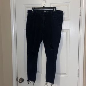 Black pair of old navy ripped jeans! Size 16